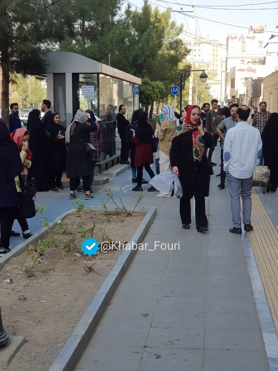 عکس | نگرانی مشهدی‌ها بعد از زلزله افغانستان