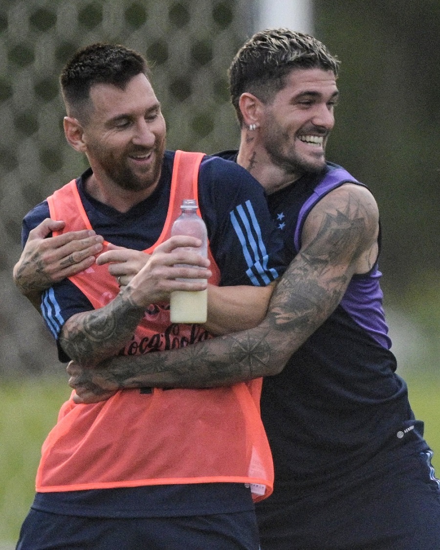عکس | وقتی لیونل مسی دوباره بادیگاردش را در اردوی آرژانتین می بیند