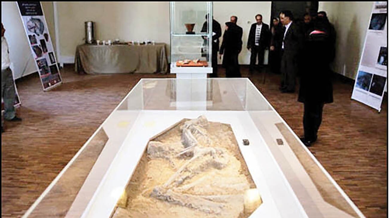 عکس | راز جسد ۷۰۰۰ ساله در خیابان مولوی تهران عکس | راز جسد ۷۰۰۰ ساله در خیابان مولوی تهران