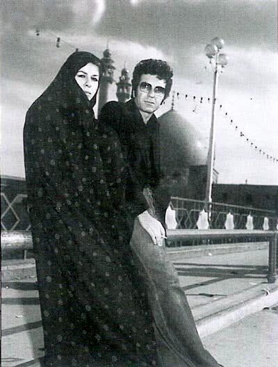 عکس | داریوش مهرجویی به همراه همسر سابقش در پل آهنچی قم عکس | داریوش مهرجویی به همراه همسر سابقش در پل آهنچی قم