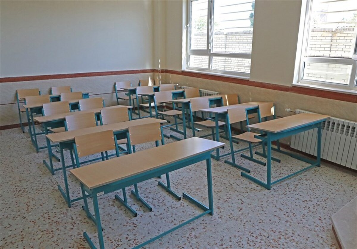 برخی مدارس این شهر به علت کمبود معلم تعطیل شدند