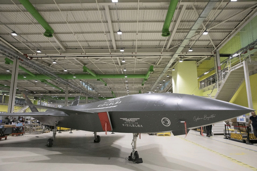 تصاویر | متفاوت‌ترین پهپاد ترکیه با طراحی شبیه به جنگنده