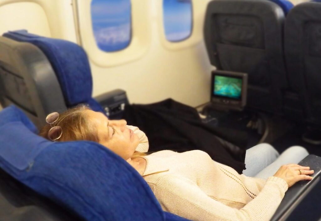 ۷ کاری ممنوع در مسافرتهای هوایی و پرواز با هواپیما ۷ کاری ممنوع در مسافرتهای هوایی و پرواز با هواپیما