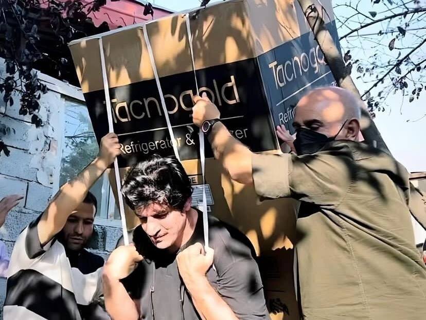 عکس | رسول خادم به کمک سیلزدگان رفت عکس | رسول خادم به کمک سیلزدگان رفت