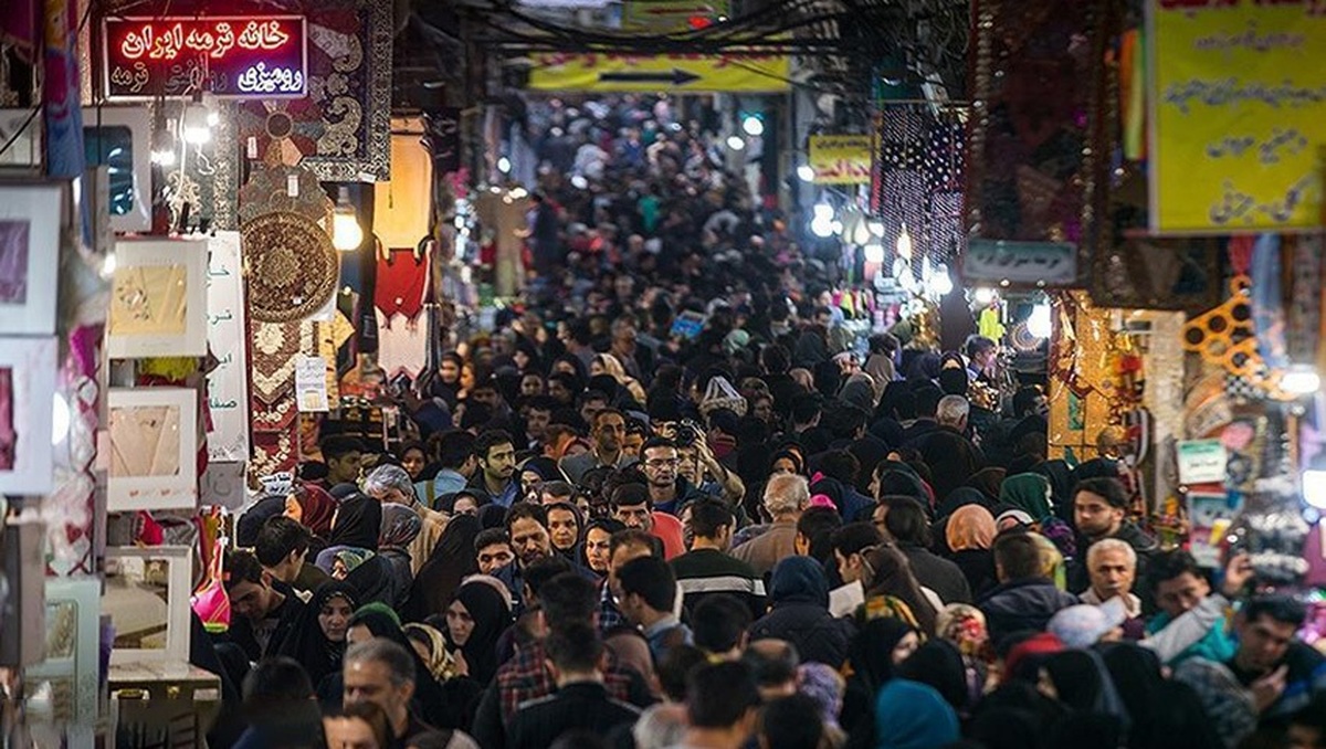 عکس | بنر جنجالی حجاب بازار مشهد سوژه شد