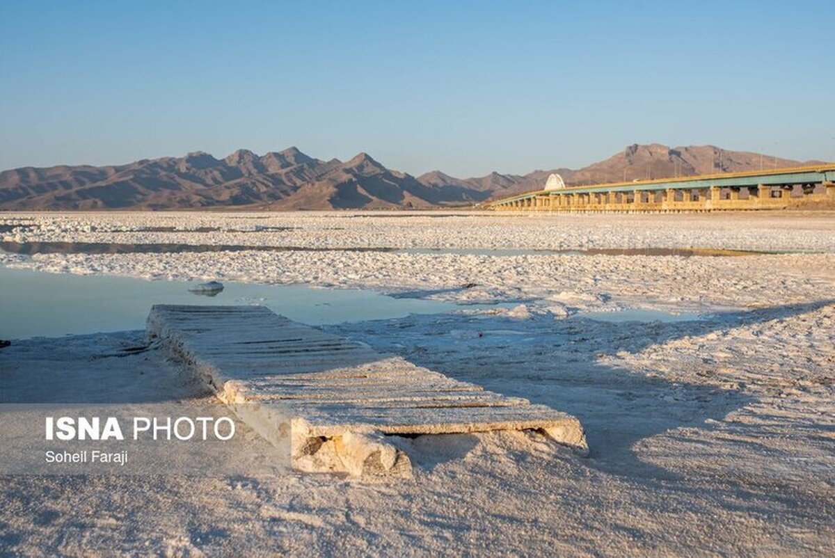 ویدیو | وضعیت فاجعه بار دریاچه ارومیه | خطر کدام استان‌ها را تهدید می‌کند ؟