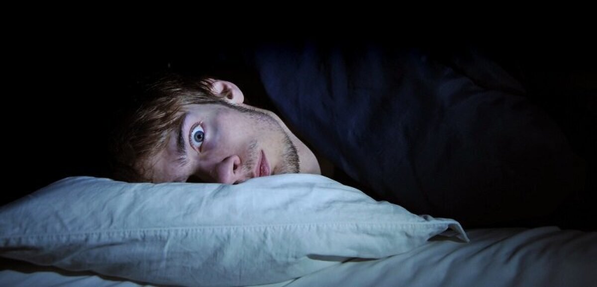علت بی خوابی در بعضی شب‌ها چیست؟