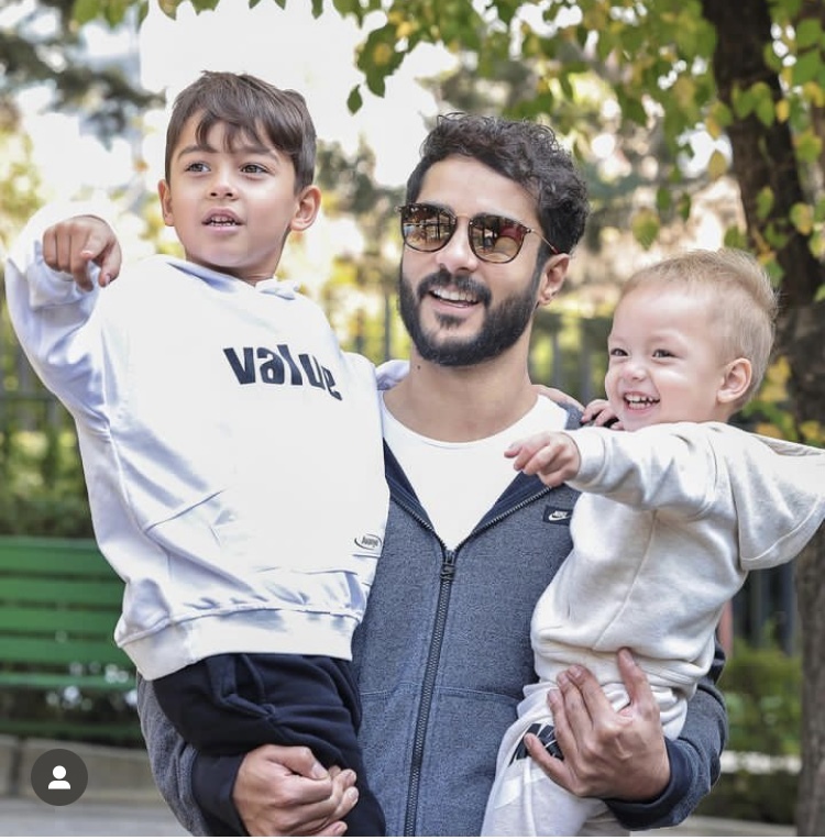 عکس | ساعد سهیلی با این دو نفر جنجالی شد