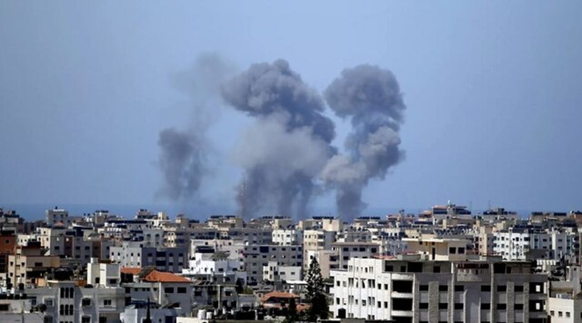 ویدیو | کار گذاشتن مواد منفجره در پارلمان غزه و انهدام آن