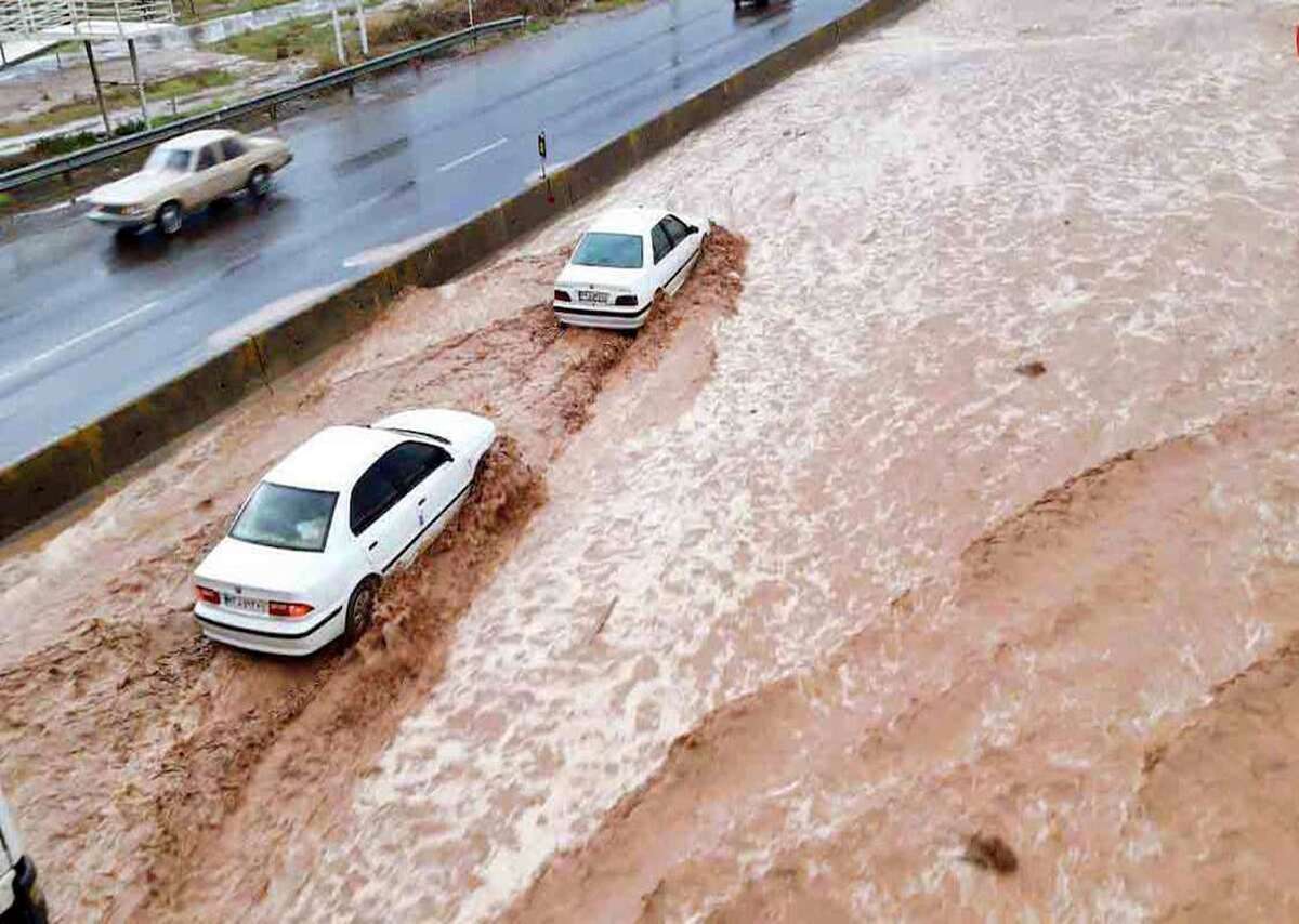 ویدیو | تصاویری از سیل مرگبار در بهشهر با یک کشته