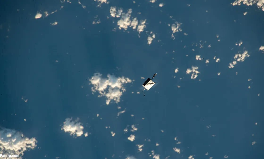 عکس | یک کیف گم شده در فضا پیدا شد عکس | یک کیف گم شده در فضا پیدا شد