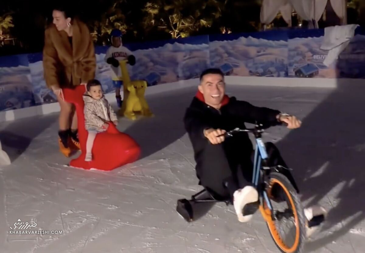 عکس | رونمایی جورجینا تفریحات لاکچری | برف‌بازی خانوادگی در عربستان سعودی!