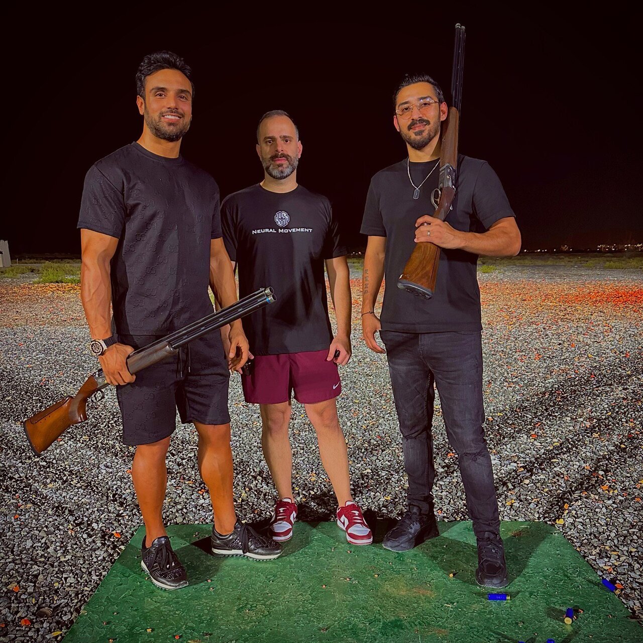 عکس | لژیونر سابق تیم ملی برای چه کسی اسلحه کشید ؟