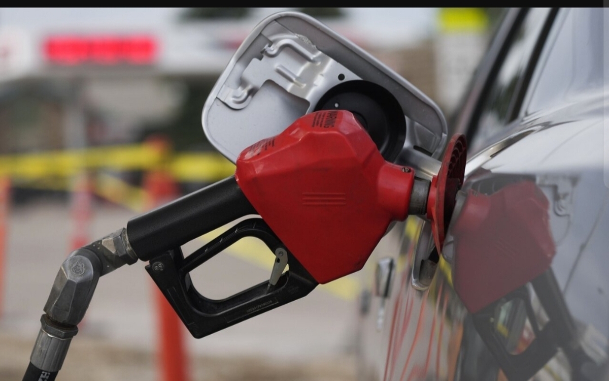 روشن شدن تکلیف بنزین | همه ایرانیان سهمیه برابر می‌گیرند
