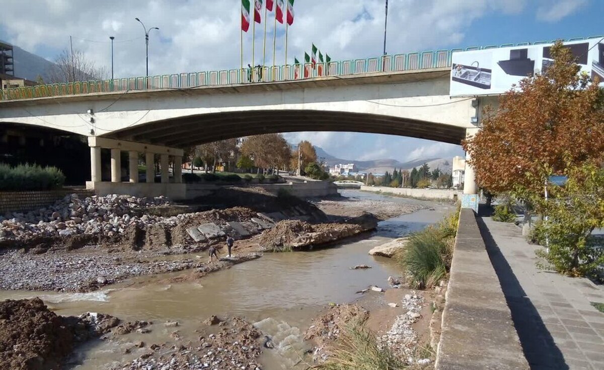 خودکشی مرد ۴۰ ساله از مرتفع‌ترین پل خرم آباد