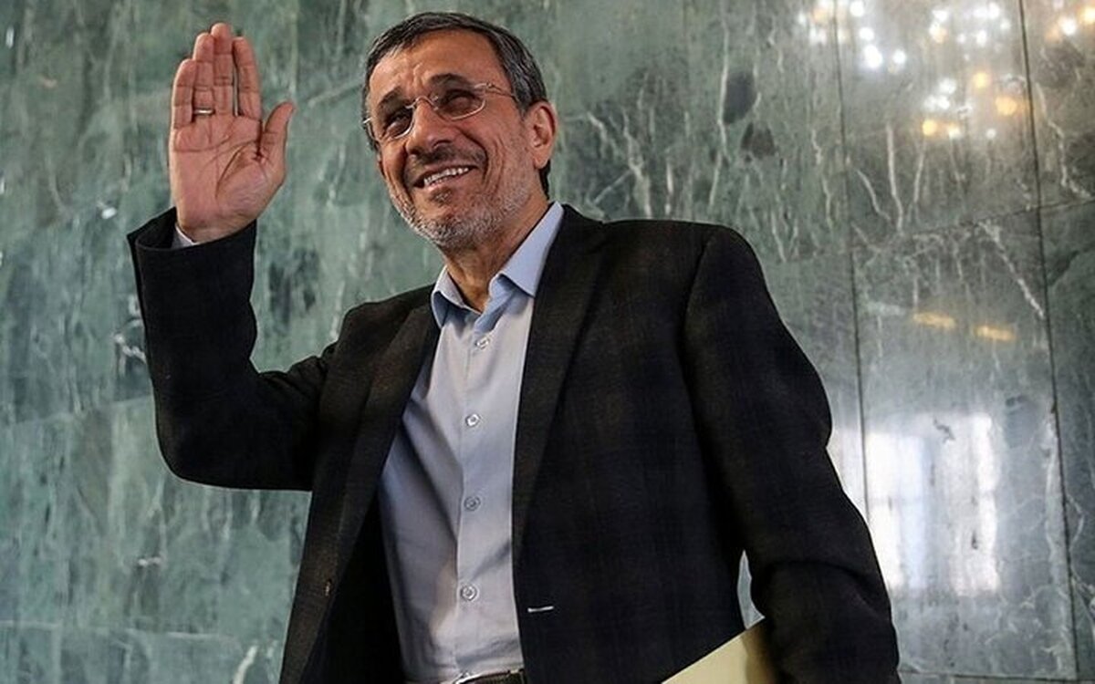 حمله مدیر سابق پرسپولی به محمود احمدی‌نزاد در برنامه تلویزیونی