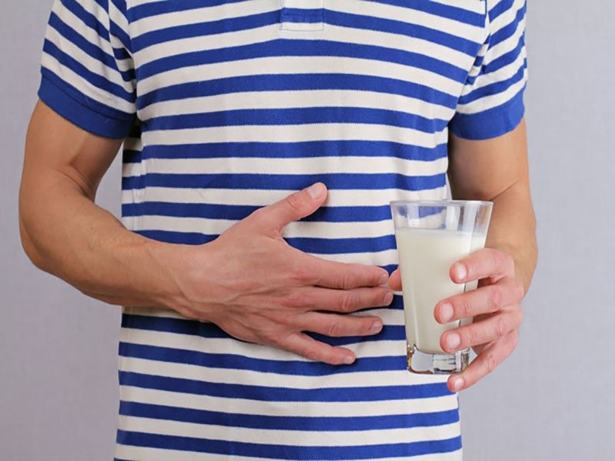 چرا بعد از نوشیدن شیر دچار مشکل می‌شویم؟