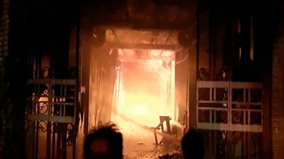 آتش سوزی مهیب در بوکان جان یک خانواده را گرفت