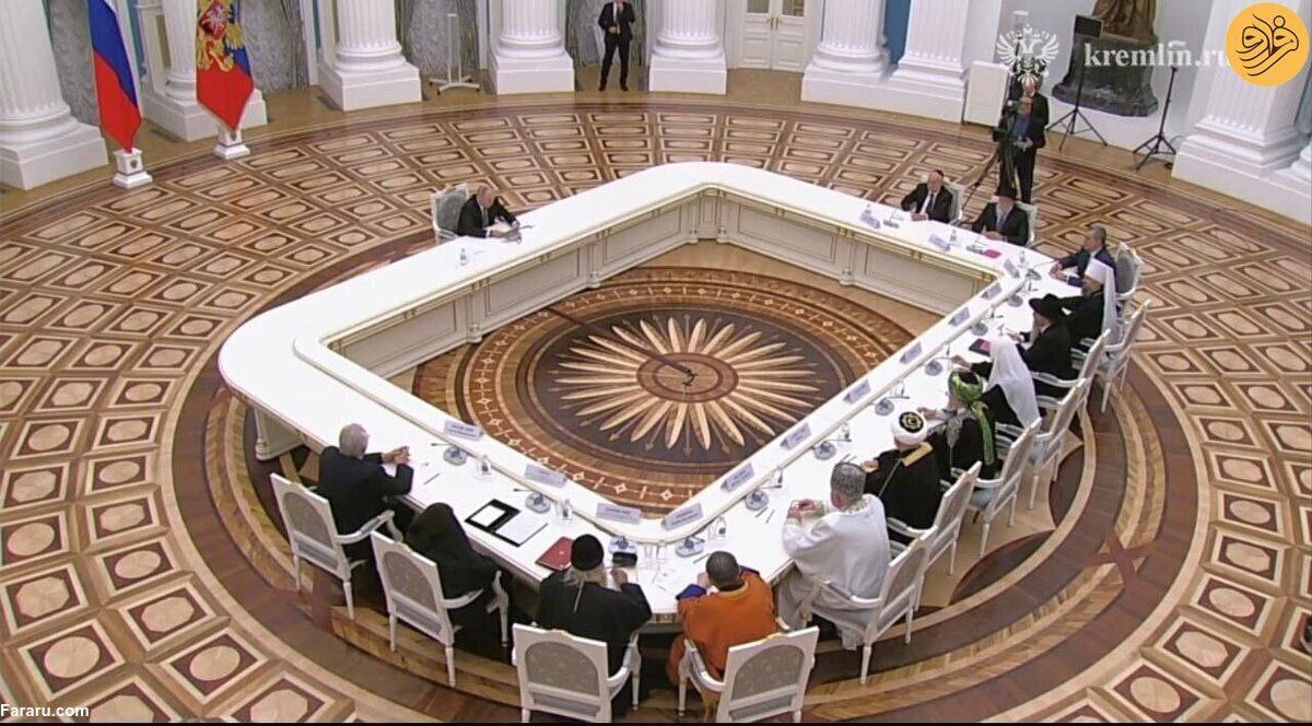 عکس | پوتین برای کاخ کرملین میز جدید خرید عکس | پوتین برای کاخ کرملین میز جدید خرید