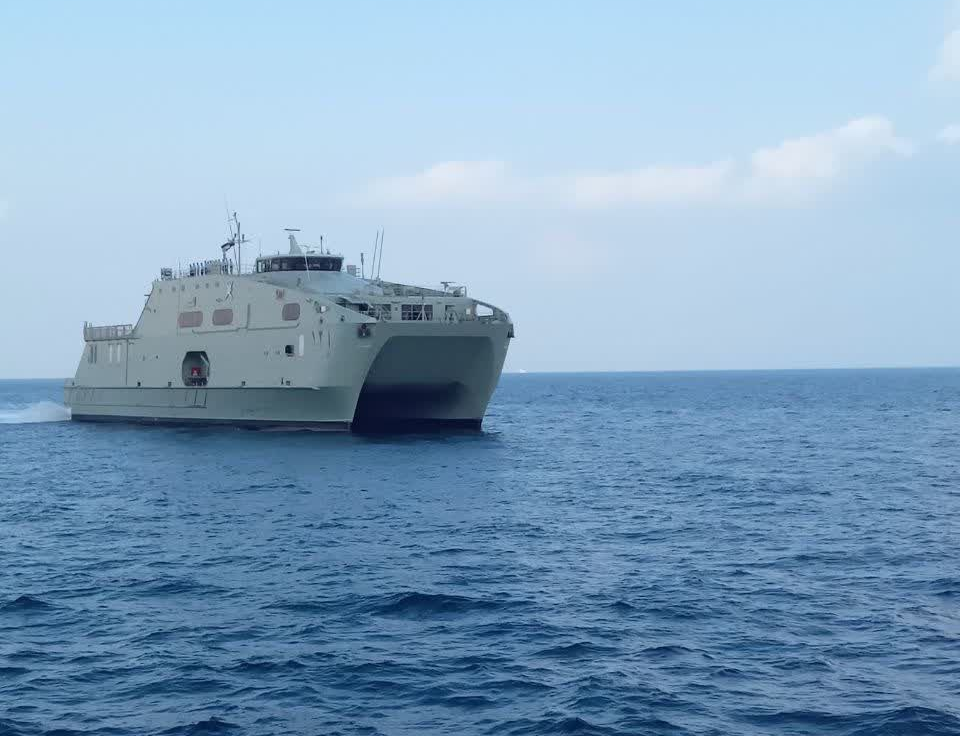 ویدیو | رزمایش نظامی ایران و عمان در اقیانوس هند و تنگه هرمز