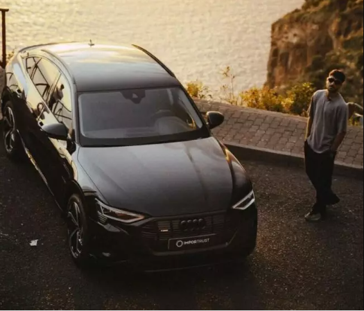 عکس | فخرفروشی پسر عابدزاده با ماشین جدید میلیاردیاش عکس | فخرفروشی پسر عابدزاده با ماشین جدید میلیاردیاش