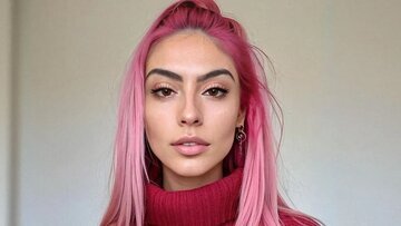 عکس | پشتپرده درآمد عجیب یک دختر غیرعادی از اینترنت عکس | پشتپرده درآمد عجیب یک دختر غیرعادی از اینترنت