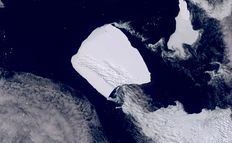 عکس | بزرگترین کوه یخ جهان به راه افتاد