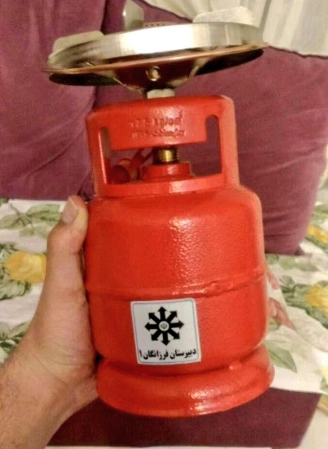 عکس | جایزه عجیب دانش‌آموزان در یک مدرسه تیزهوشان