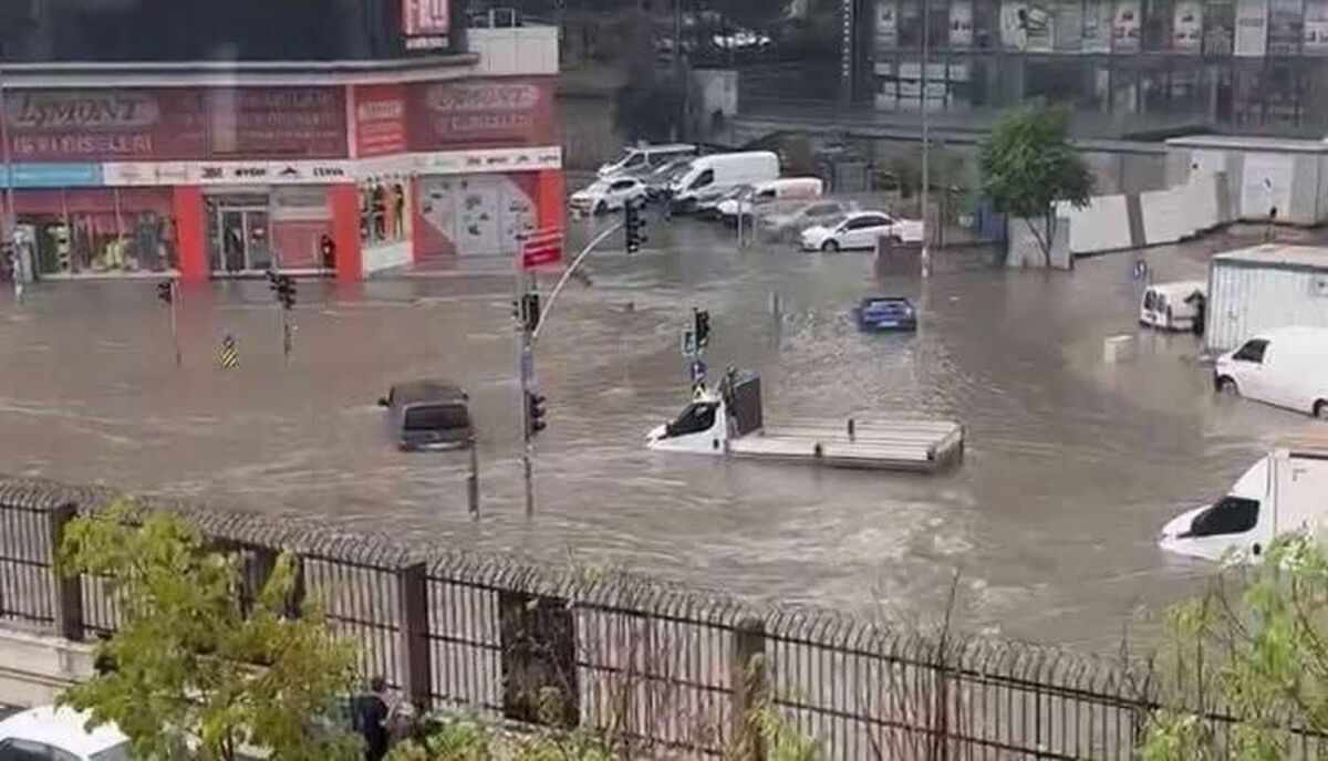 ویدیو | بارش‌های سیل‌آسا و وحشتناک در ترکیه