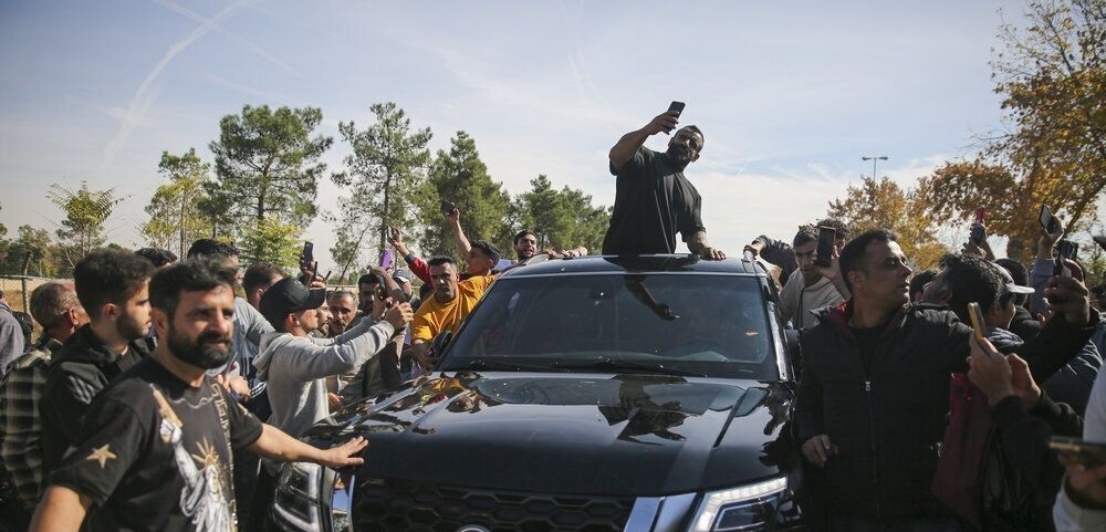 عکس | خودروی میلیاردی هادی چوپان خبرساز شد! عکس | خودروی میلیاردی هادی چوپان خبرساز شد!