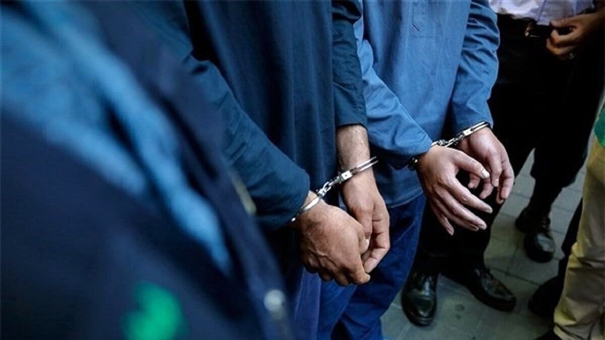 بازداشت ۱۱ مسؤول به اتهام همکاری با قاچاقیچان سوخت