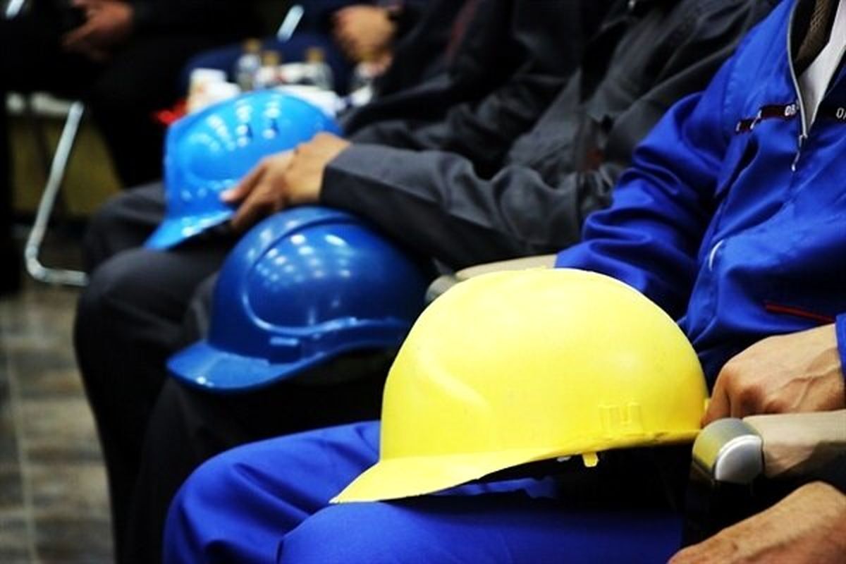 کارگران علیه افزایش سن بازنشستگی طومار امضاء کردند | جفای مجلس و دولت در حق کارگران