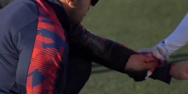 عکس | چاقوکشی در فوتبال ایران به قصد کُشت