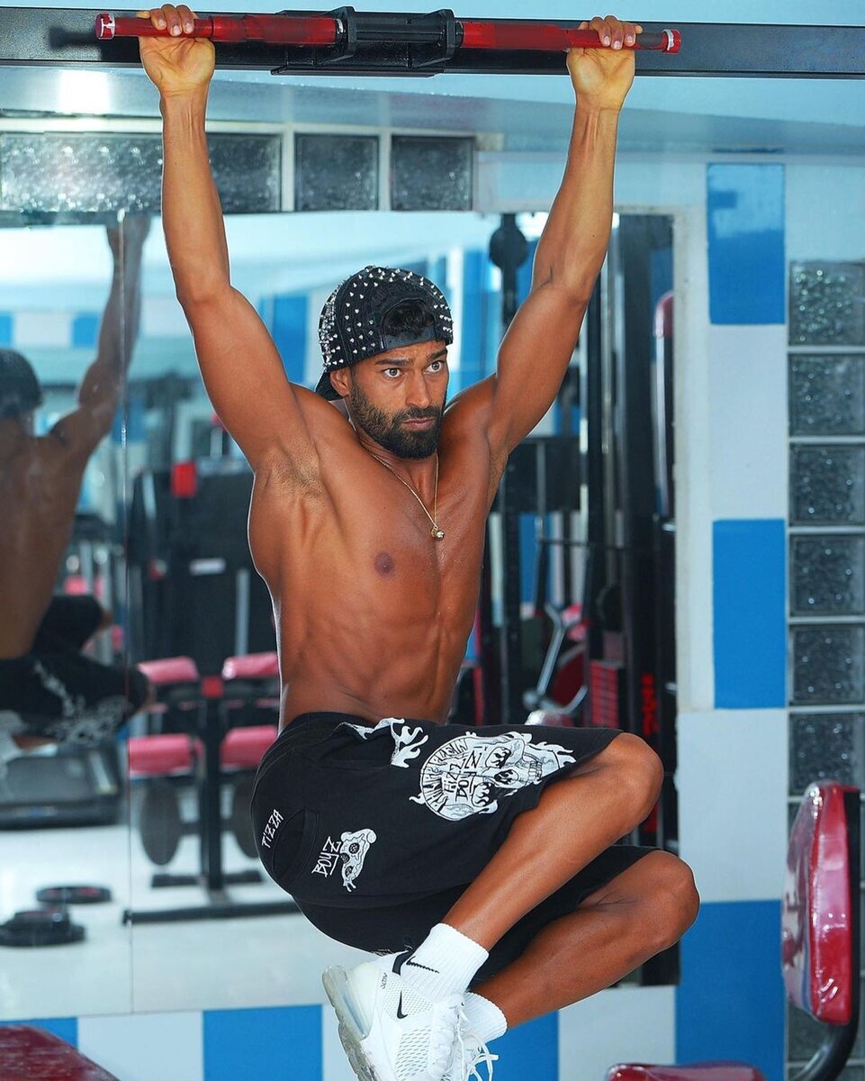 عکس | رامین رضاییان با اندام ورزیدهاش خودنمایی کرد عکس | رامین رضاییان با اندام ورزیدهاش خودنمایی کرد