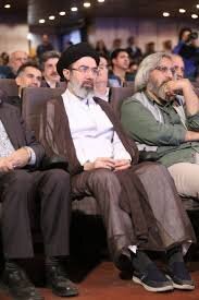 عکس | عادت خاص فرزند رهبر انقلاب برای پیادهروی عکس | عادت خاص فرزند رهبر انقلاب برای پیادهروی