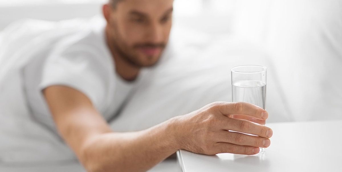 هشدار دانشمندان درباره نوشیدن آب قبل از خواب