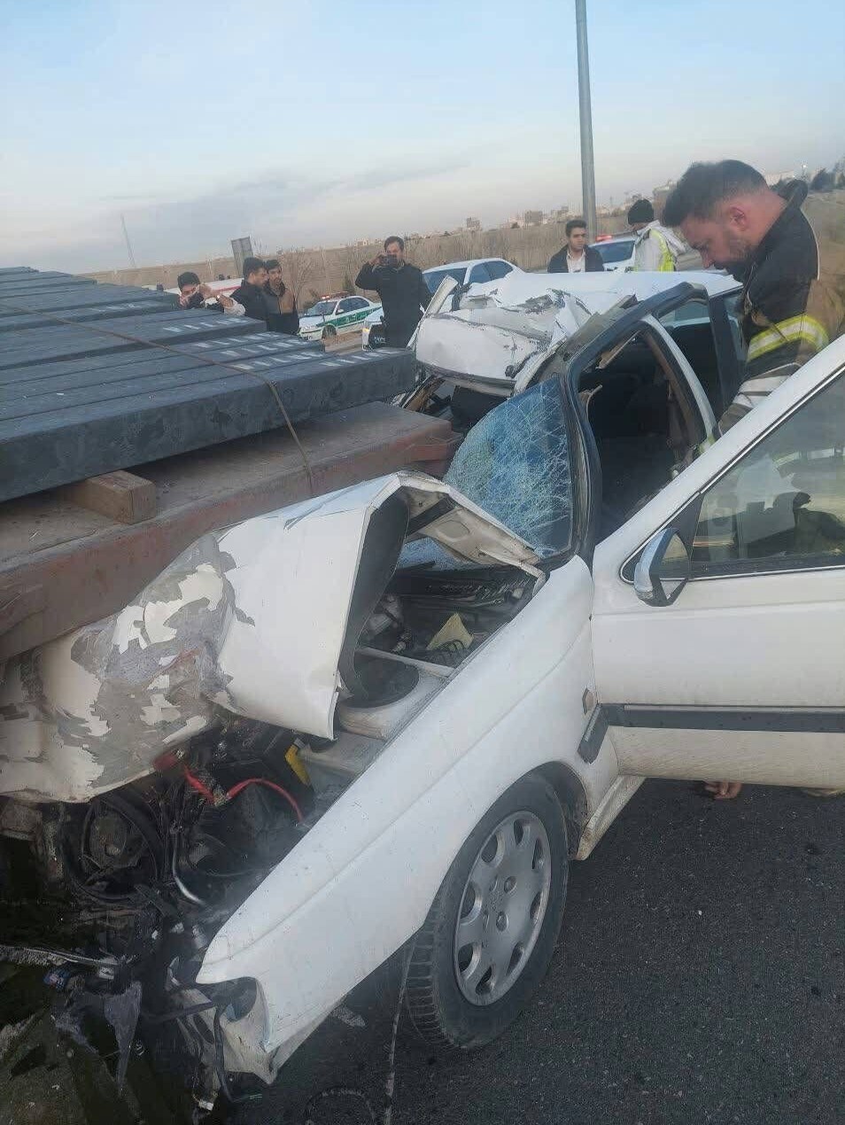 عکس | تصادف مهیب در بزرگراه امام علی | راننده ۴۸ ساله در دم جان باخت عکس | تصادف مهیب در بزرگراه امام علی | راننده ۴۸ ساله در دم جان باخت