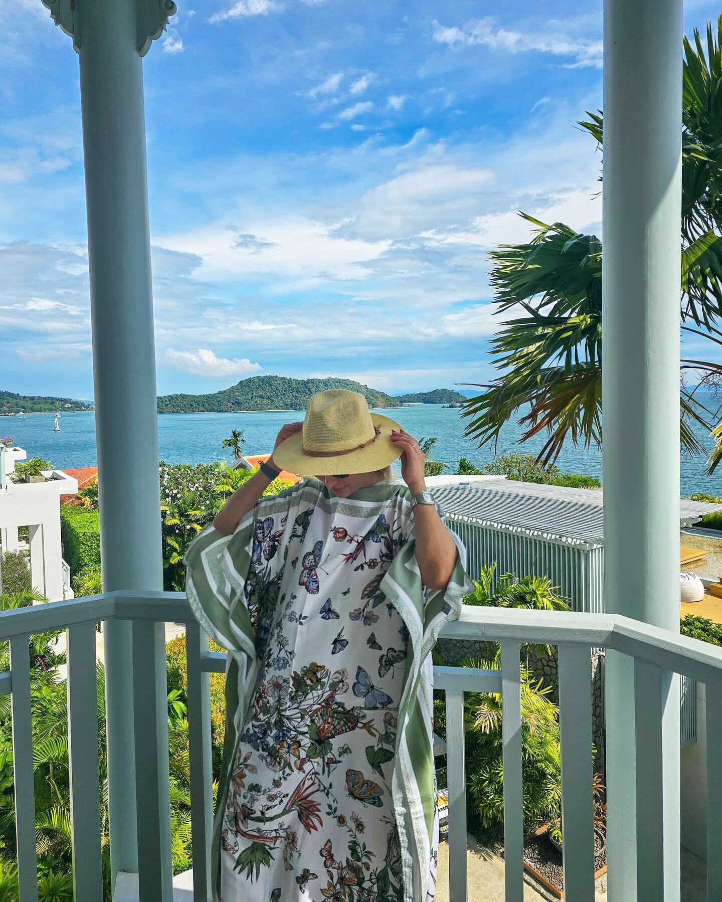 عکس | تیپ خیره کننده همسر بهرام رادان در تایلند! عکس | تیپ خیره کننده همسر بهرام رادان در تایلند!