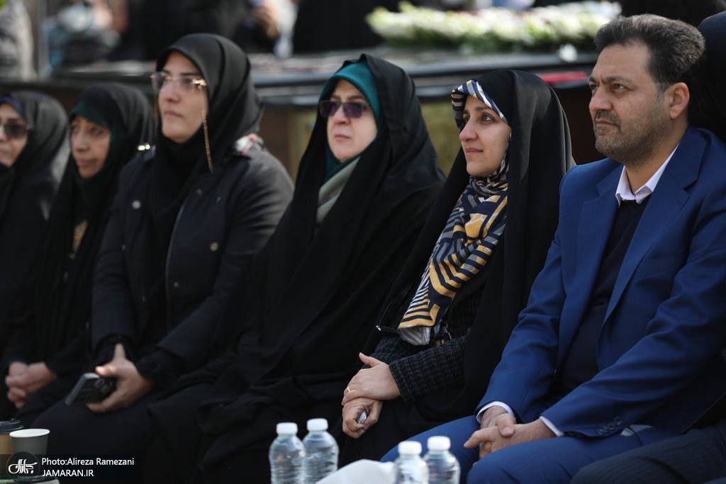 عکس | چرا سخنگوی دولت چادری شد؟! عکس | چرا سخنگوی دولت چادری شد؟!