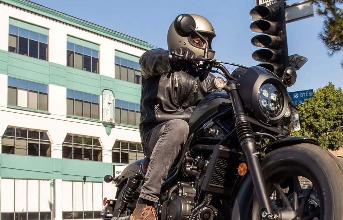 بدون این تجهیزات ایمنی، شروع به یادگیری موتورسواری نکنید بدون این تجهیزات ایمنی، شروع به یادگیری موتورسواری نکنید