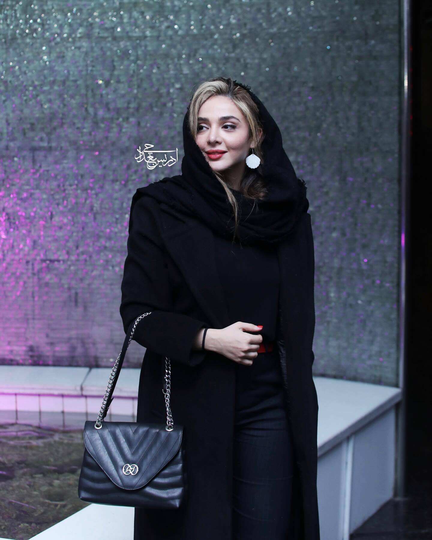 عکس | المیرا دهقانی با این تیپ و استایل شیک و مشکی دلبری کرد! عکس | المیرا دهقانی با این تیپ و استایل شیک و مشکی دلبری کرد!