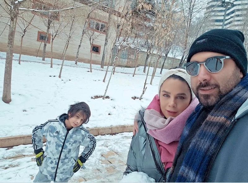 عکس | برف بازی احسان خواجه امیری با همسر و فرزندش! عکس | برف بازی احسان خواجه امیری با همسر و فرزندش!