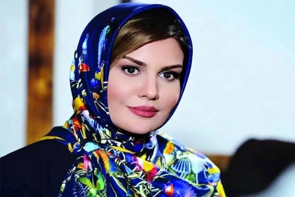 عکس | خانم بازیگر در دل پاریس! استایل او را ببینید!
