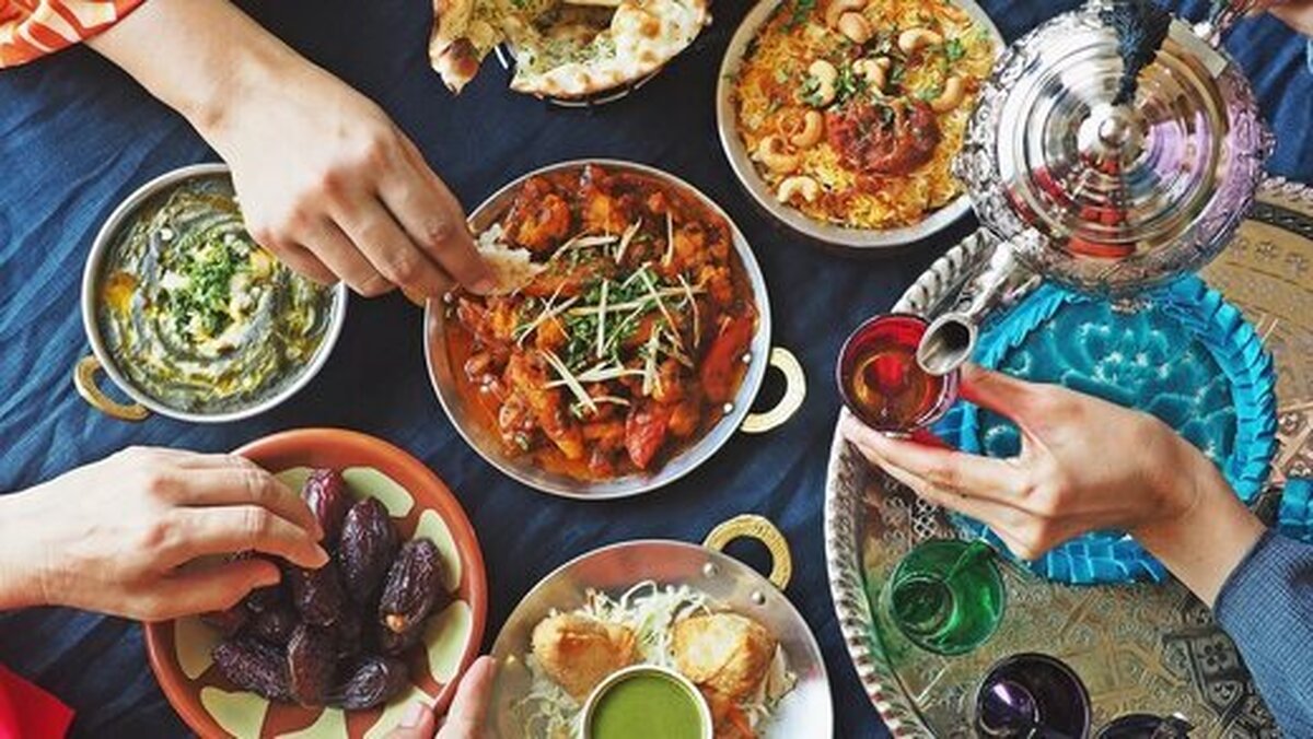 نکات مهم درباره وعده‌های غذایی در سحر و افطار | پرخوری ممنوع !