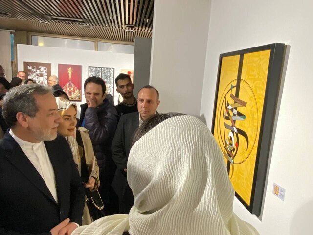 عکس | همسر جوان و زیبای عراقچی تغییر پوشش داد!