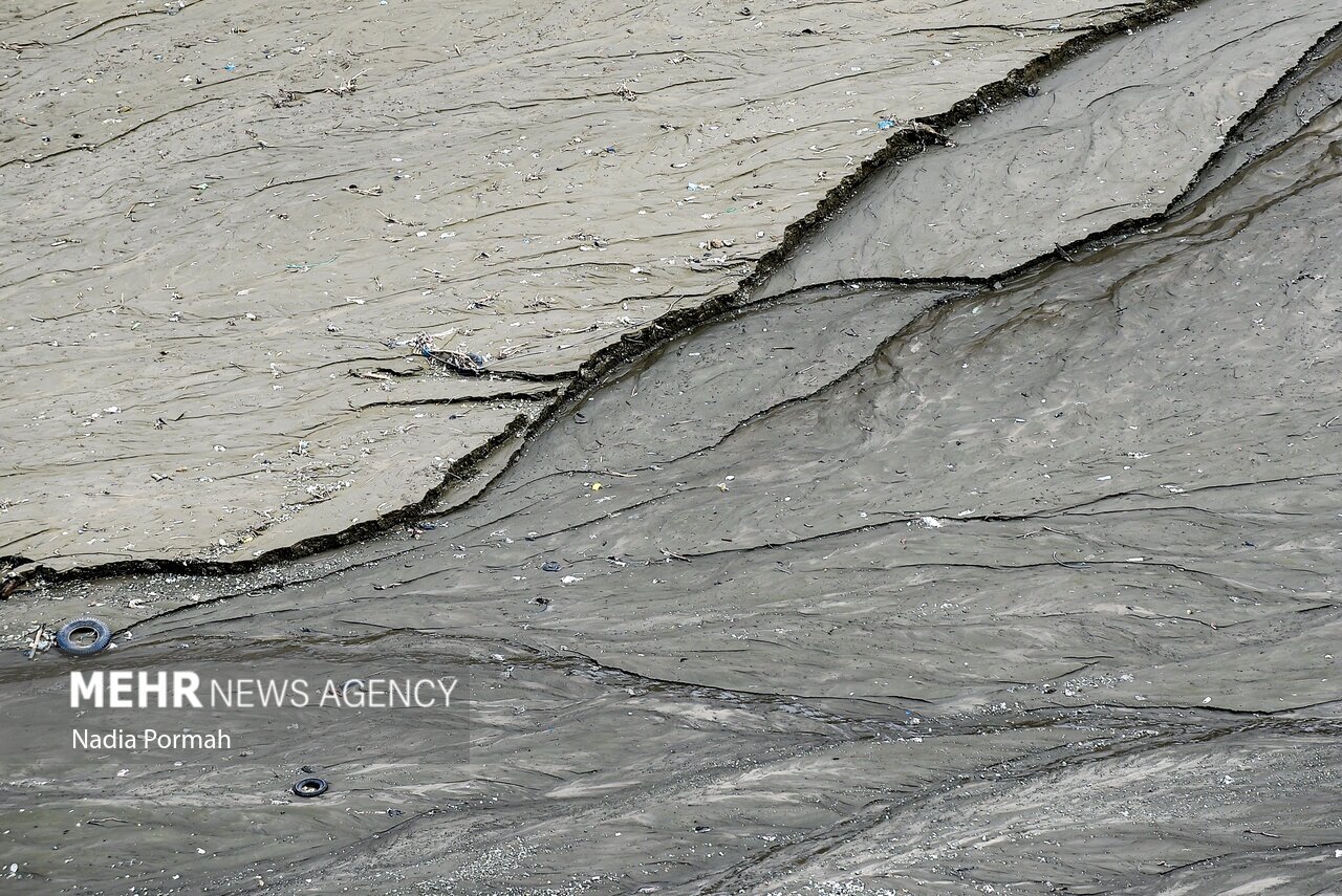 عکس | چیزی به خشک شدن سد کرج نمانده! عکس | چیزی به خشک شدن سد کرج نمانده!