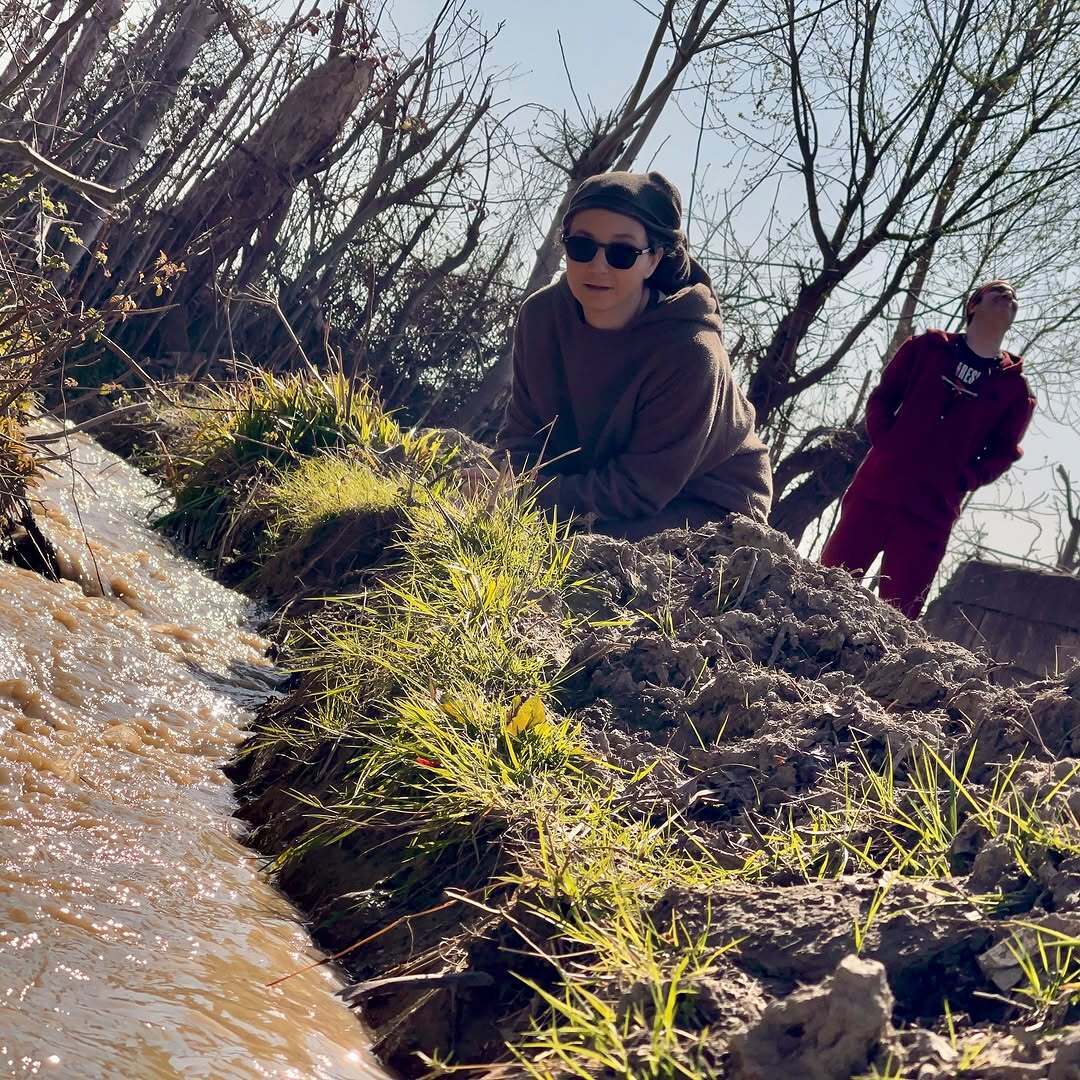 عکس | زوج بی حاشیه و عاشق سینما و تلویزیون در دل طبیعت عکس | زوج بی حاشیه و عاشق سینما و تلویزیون در دل طبیعت