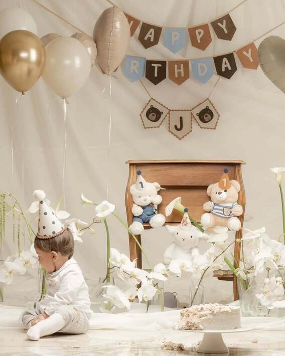 عکس | جشن تولد ساده، اما شیک پسر بهرام رادان و مینا مختاری!