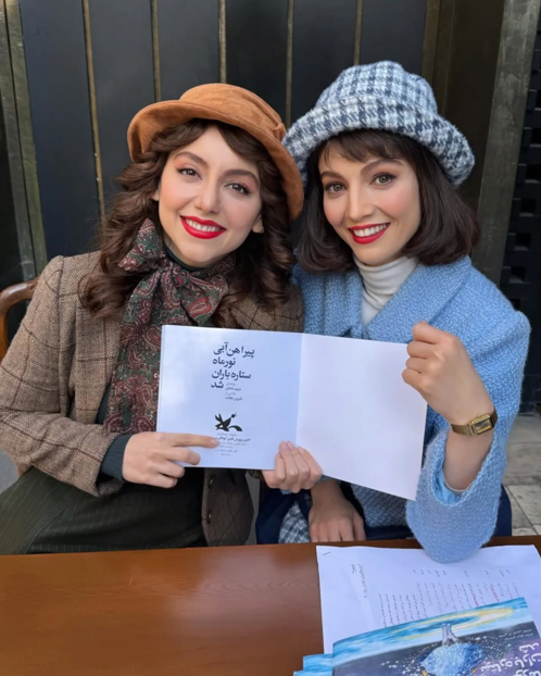 عکس | تصویری دیده‌نشده از بازیگران جذاب تاسیان در پشت صحنه!