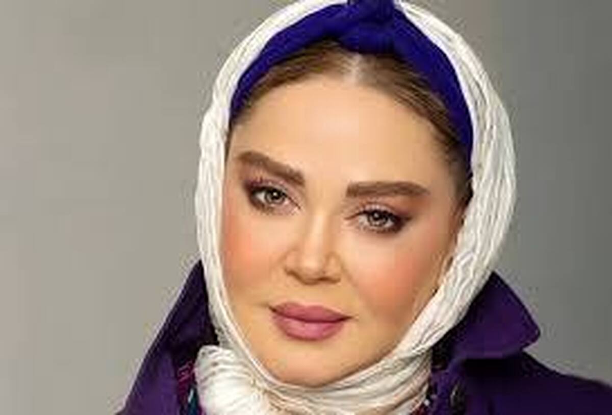 عکس | سلفی بهاره رهنما با آرایش جدید هنگام رانندگی!
